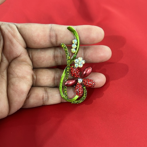 Brooch - Picture 2 of 3